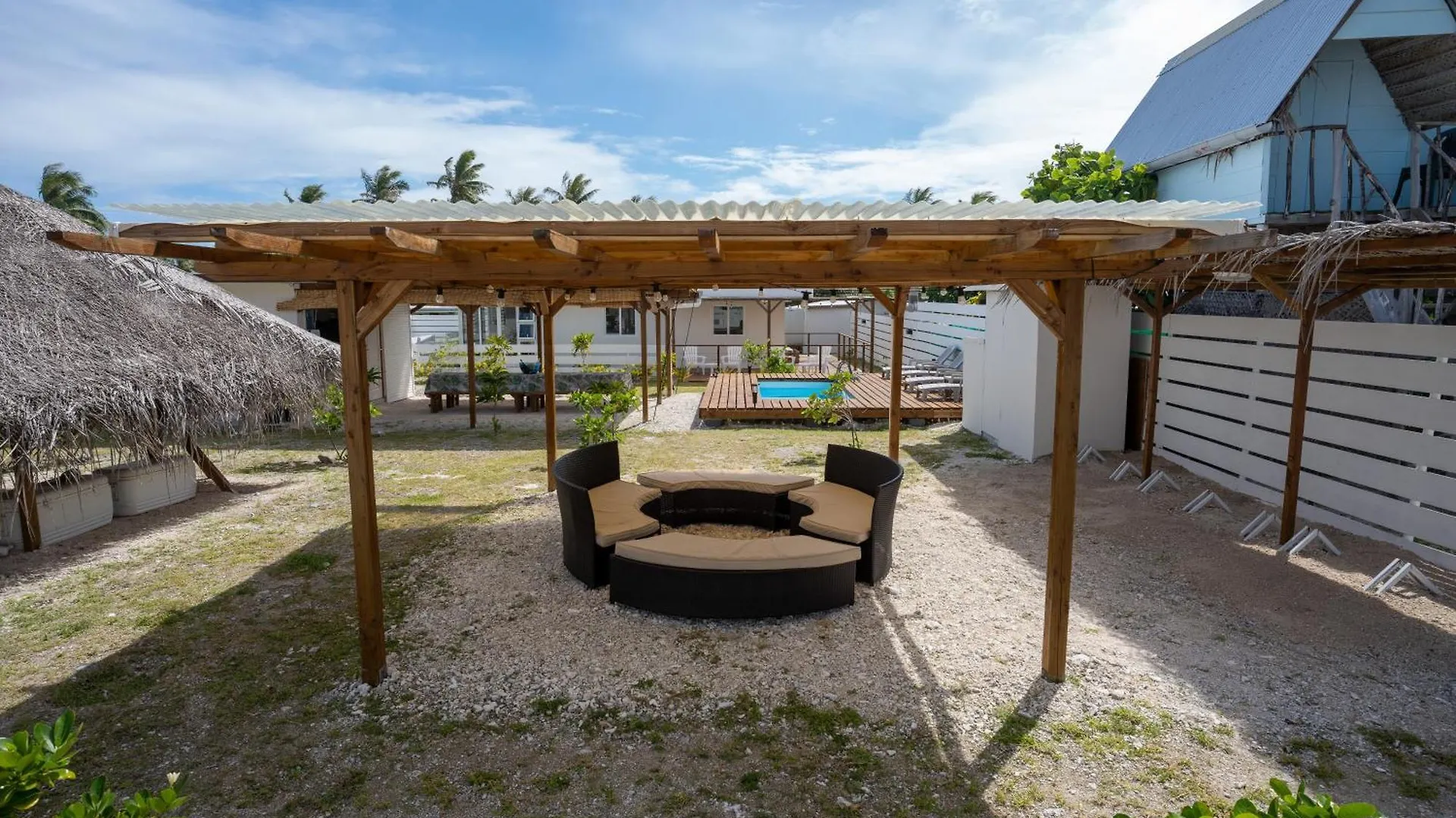 Bed and Breakfast Fare Hitimoana Rangiroa 0*,  Французская Полинезия